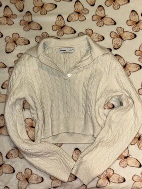 Bershka Cream Cable-Knit Collared Button Cropped Sweater